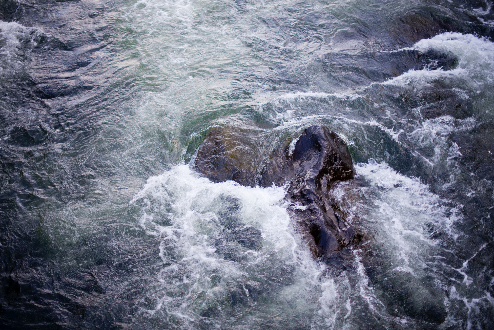 tim-mossholder-xe-lz-xiuse-unsplash